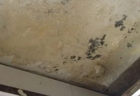 三亚阳台漏水维修公司分享下三亚卫生间渗水维修需要注意哪些问题。